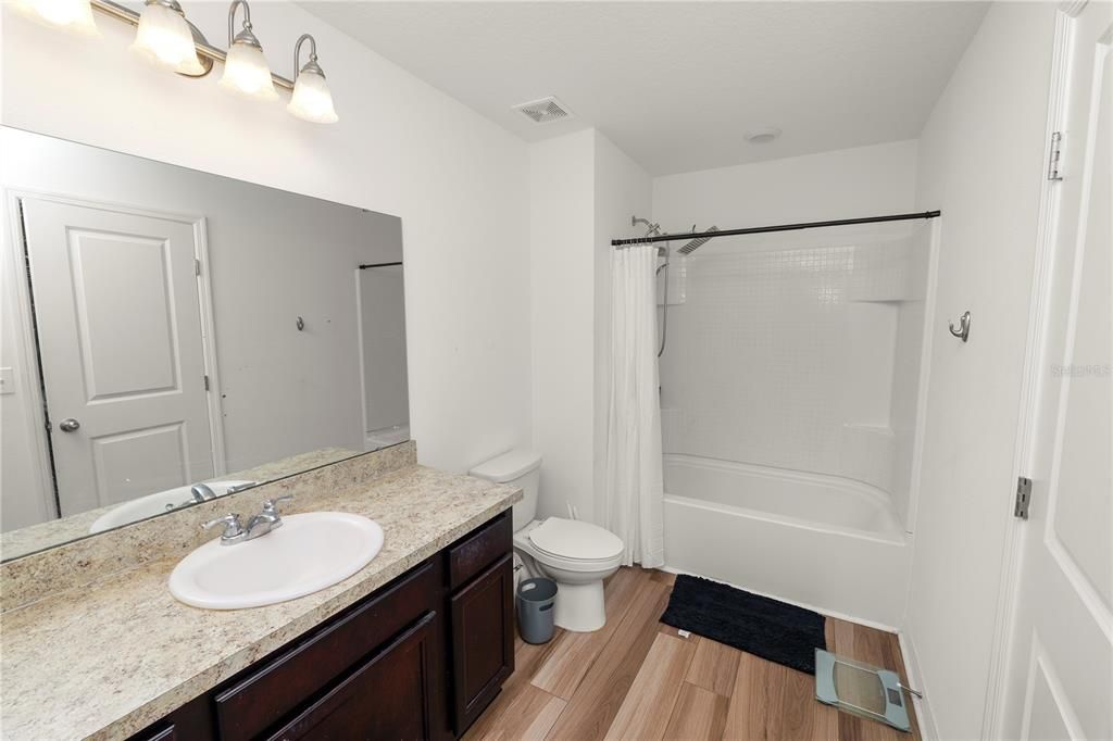 For Sale: $220,000 (3 beds, 2 baths, 1480 Square Feet)