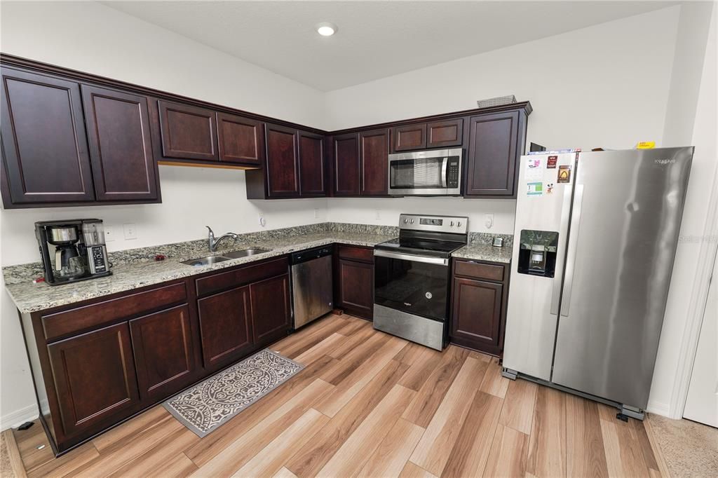 For Sale: $220,000 (3 beds, 2 baths, 1480 Square Feet)