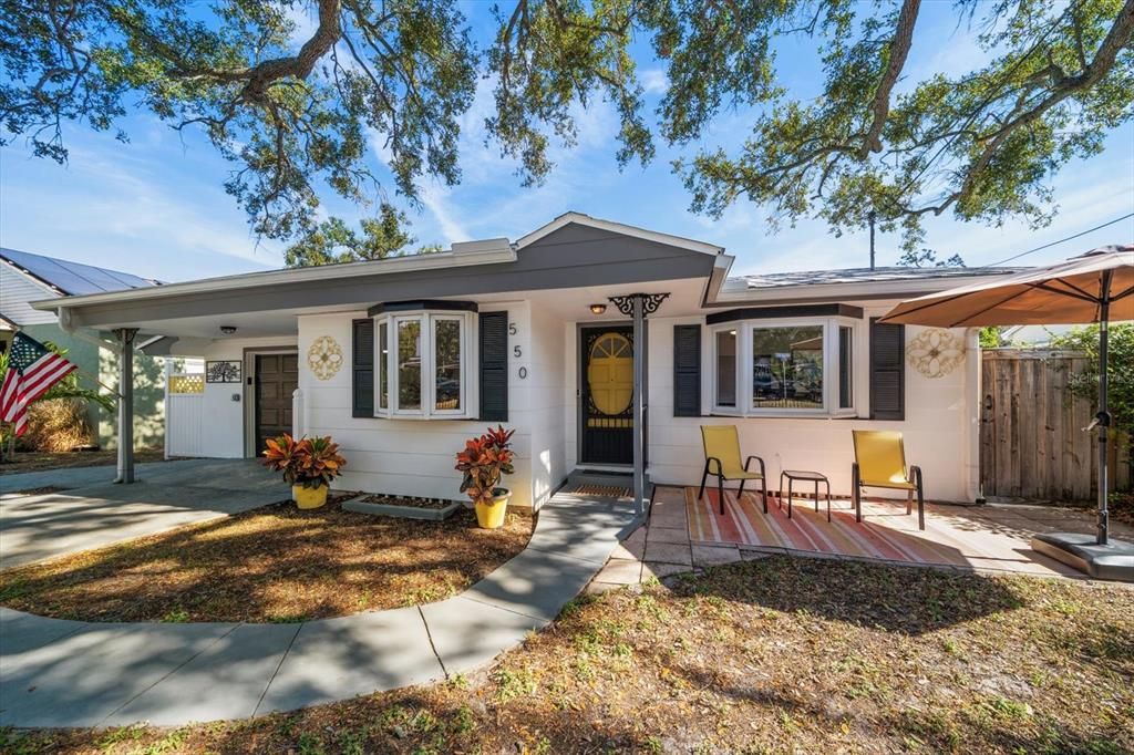 For Sale: $349,000 (2 beds, 2 baths, 964 Square Feet)