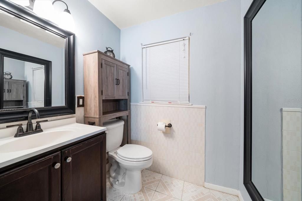 For Sale: $349,000 (2 beds, 2 baths, 964 Square Feet)