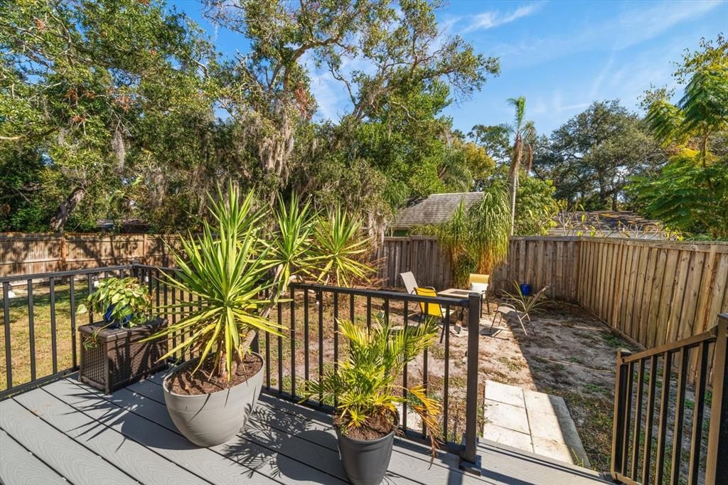 For Sale: $349,000 (2 beds, 2 baths, 964 Square Feet)