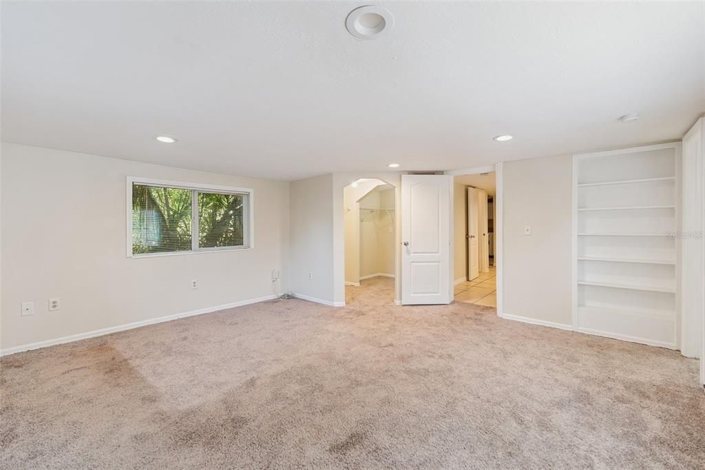 待售: $235,000 (3 贝兹, 1 浴室, 1152 平方英尺)