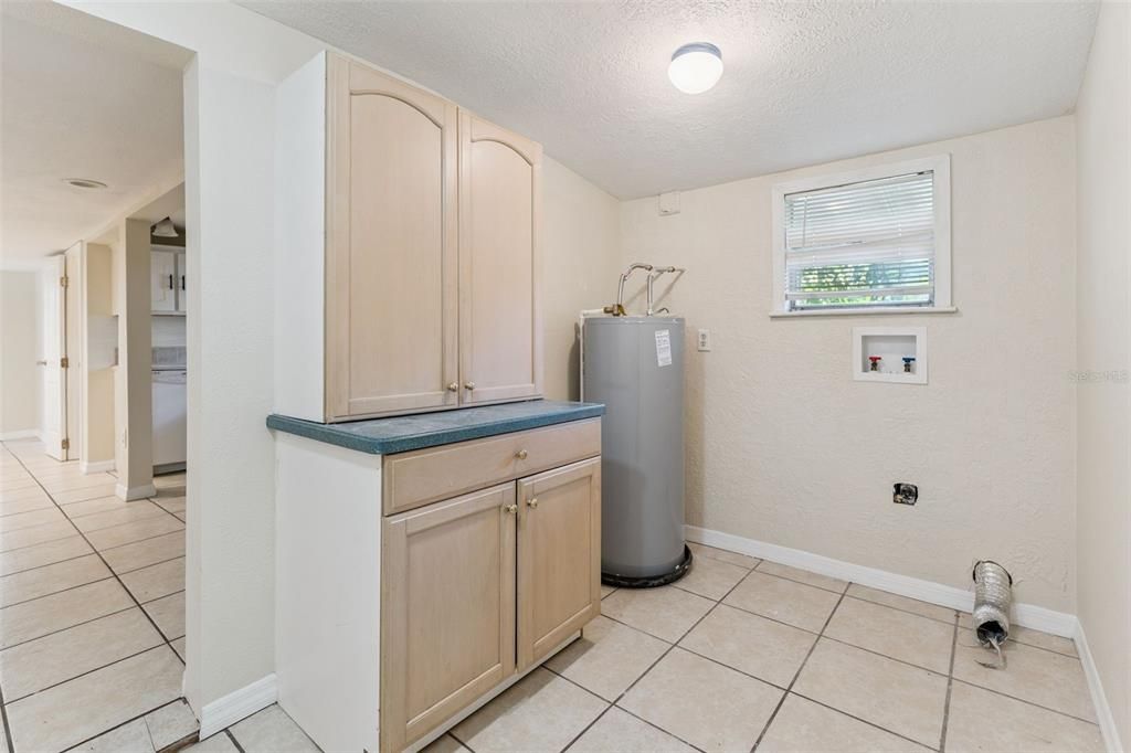 待售: $235,000 (3 贝兹, 1 浴室, 1152 平方英尺)