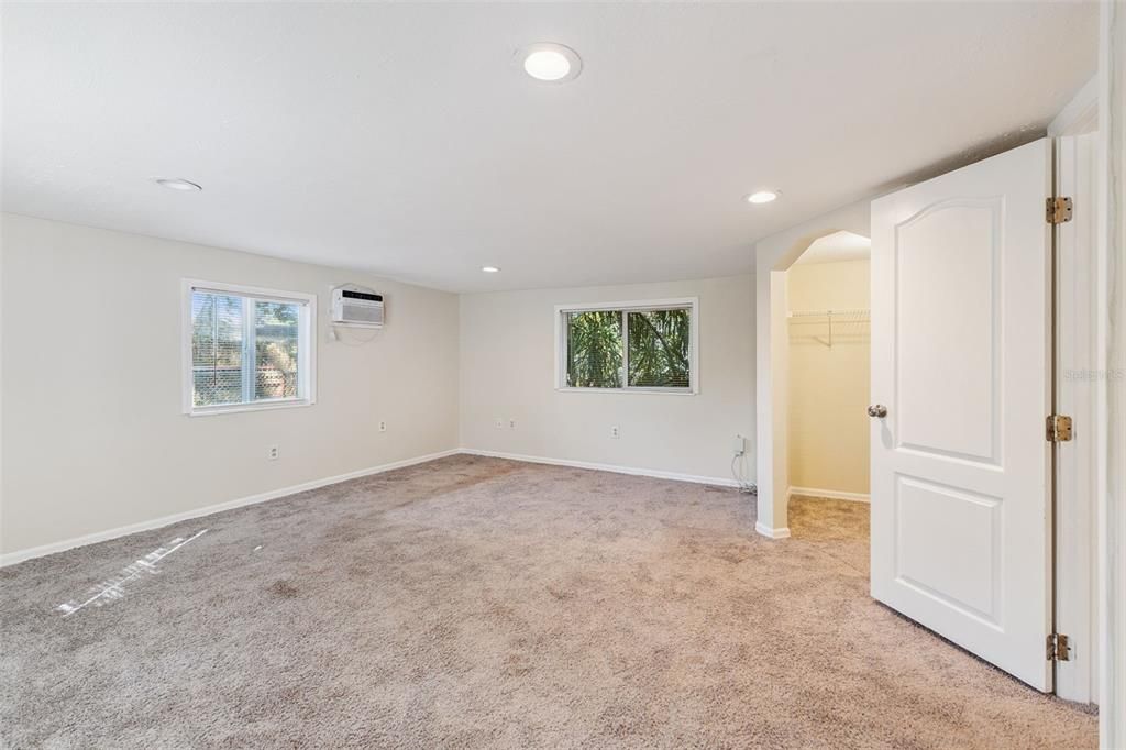 待售: $235,000 (3 贝兹, 1 浴室, 1152 平方英尺)