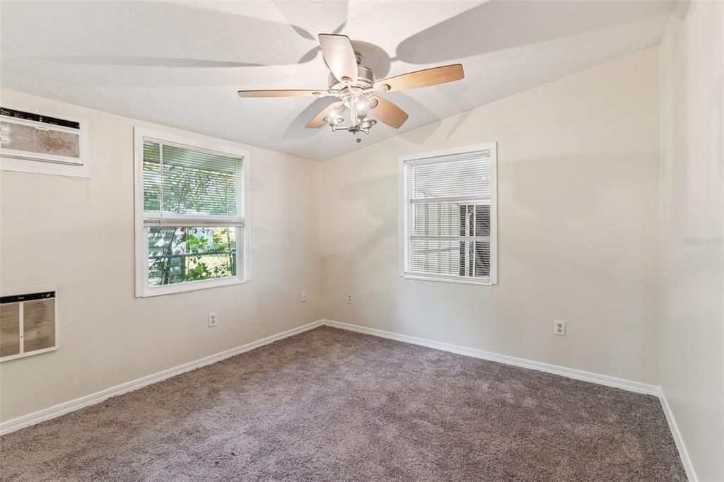 待售: $235,000 (3 贝兹, 1 浴室, 1152 平方英尺)