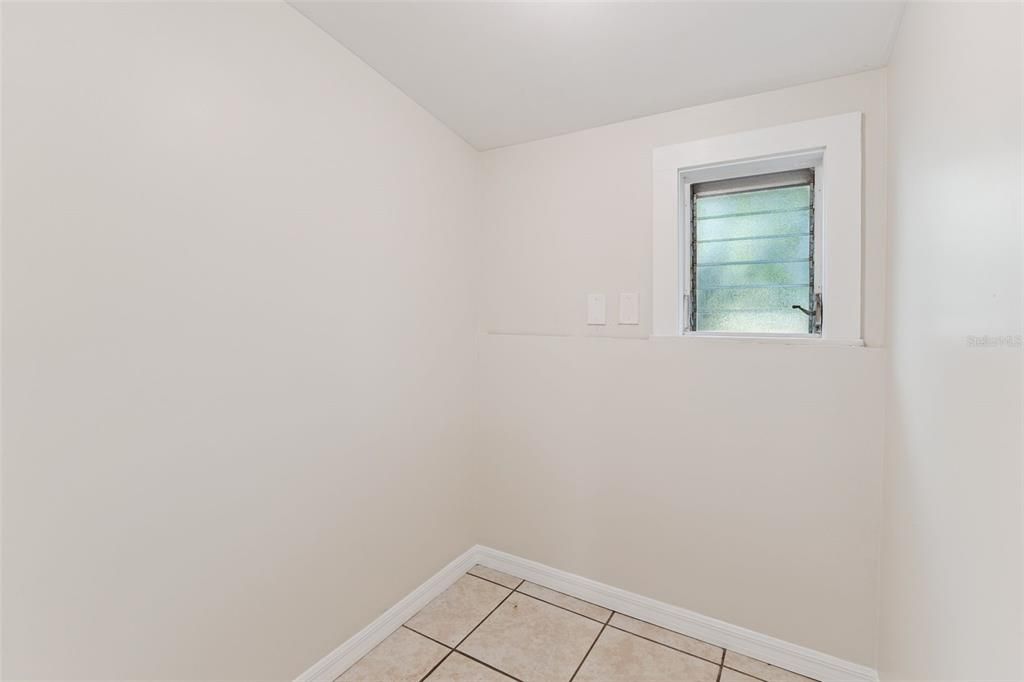 待售: $235,000 (3 贝兹, 1 浴室, 1152 平方英尺)