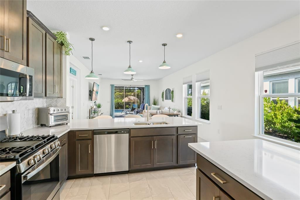 For Sale: $600,000 (3 beds, 2 baths, 1796 Square Feet)