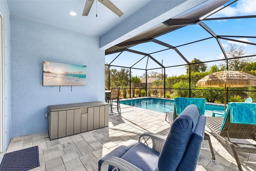 For Sale: $600,000 (3 beds, 2 baths, 1796 Square Feet)