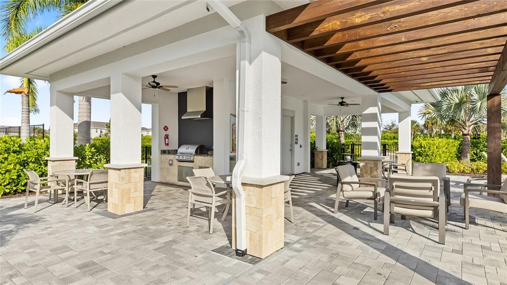 For Sale: $600,000 (3 beds, 2 baths, 1796 Square Feet)