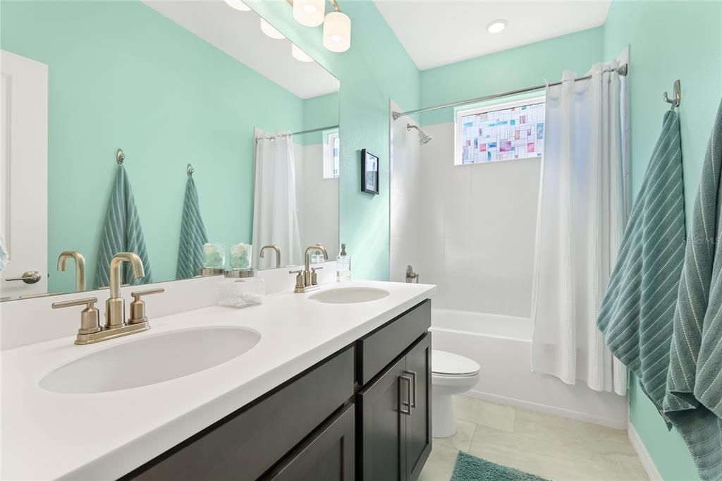 For Sale: $600,000 (3 beds, 2 baths, 1796 Square Feet)