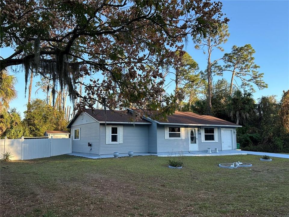 На продажу: $199,900 (3 спален, 2 ванн, 1008 Квадратных фут)