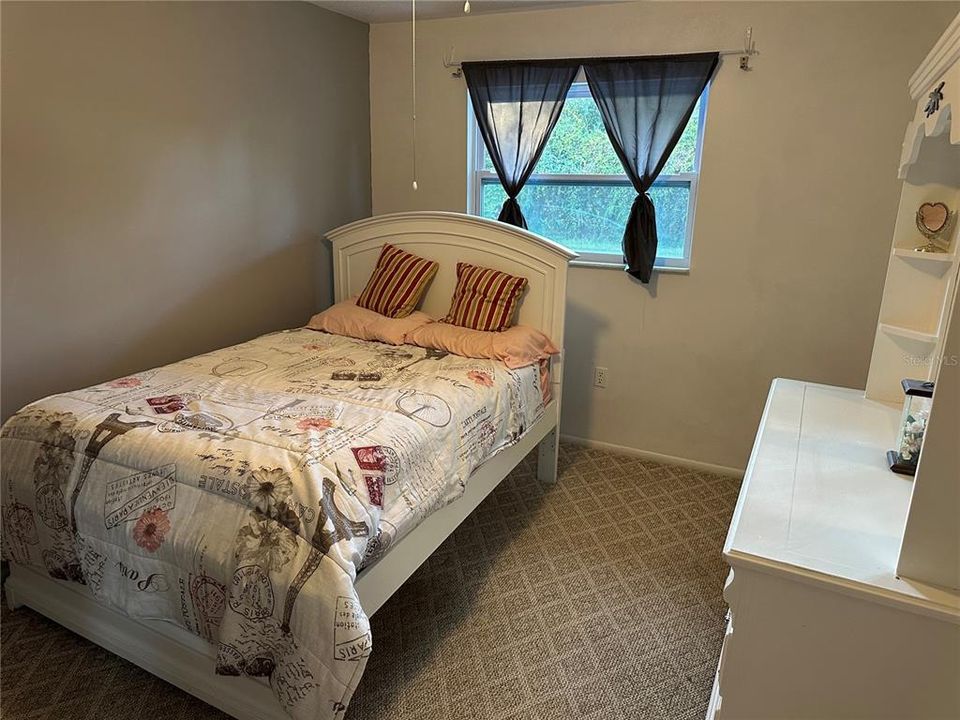 На продажу: $199,900 (3 спален, 2 ванн, 1008 Квадратных фут)