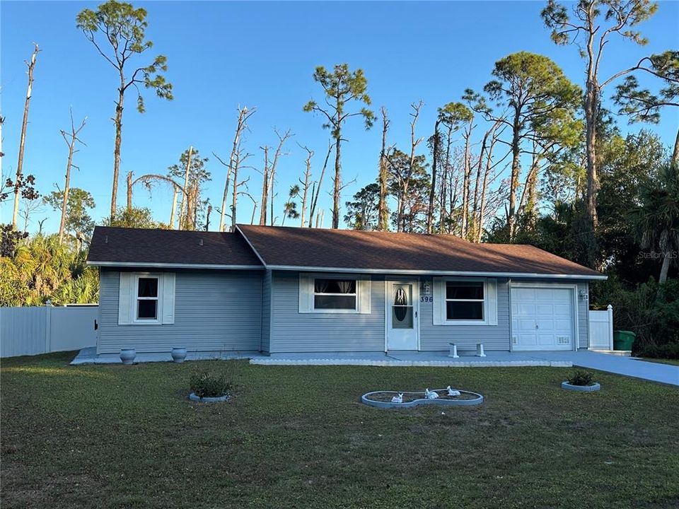 На продажу: $199,900 (3 спален, 2 ванн, 1008 Квадратных фут)