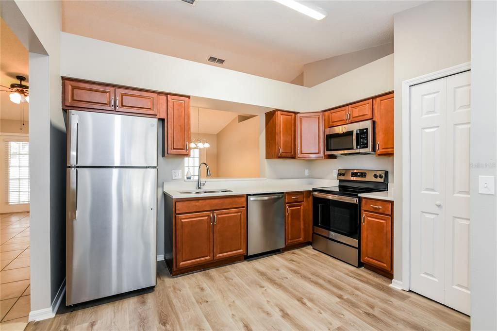 For Rent: $2,355 (4 beds, 2 baths, 1485 Square Feet)