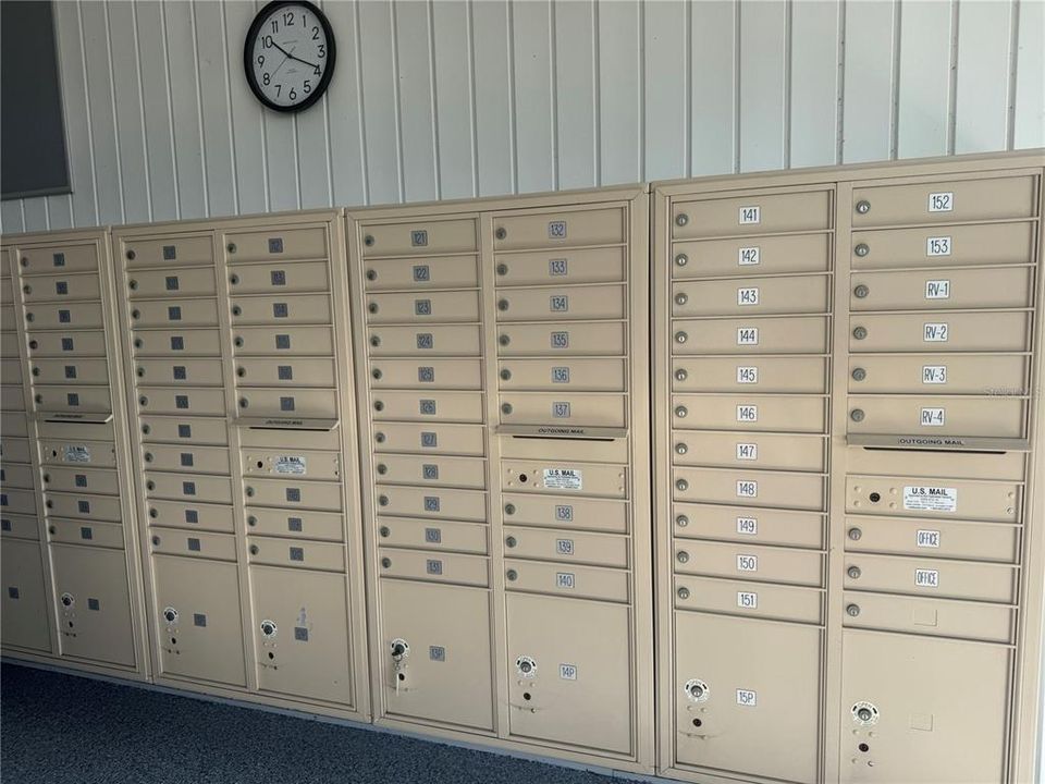 For Sale: $225,000 (2 beds, 1 baths, 900 Square Feet)