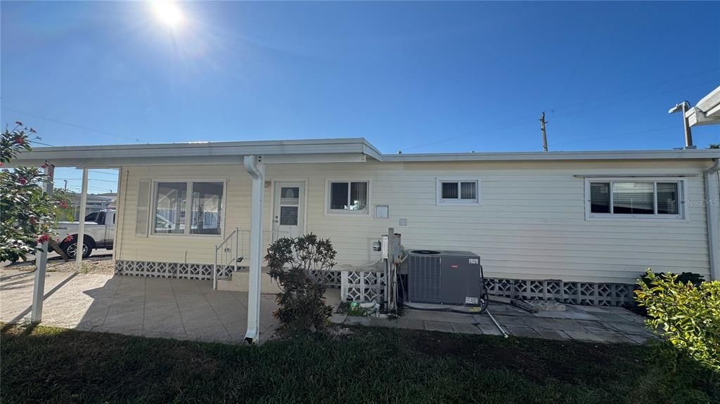 For Sale: $225,000 (2 beds, 1 baths, 900 Square Feet)