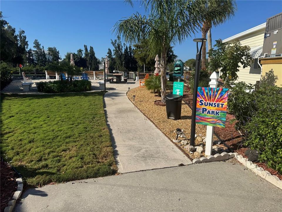 For Sale: $225,000 (2 beds, 1 baths, 900 Square Feet)