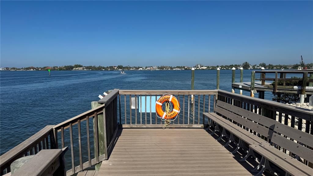 For Sale: $225,000 (2 beds, 1 baths, 900 Square Feet)