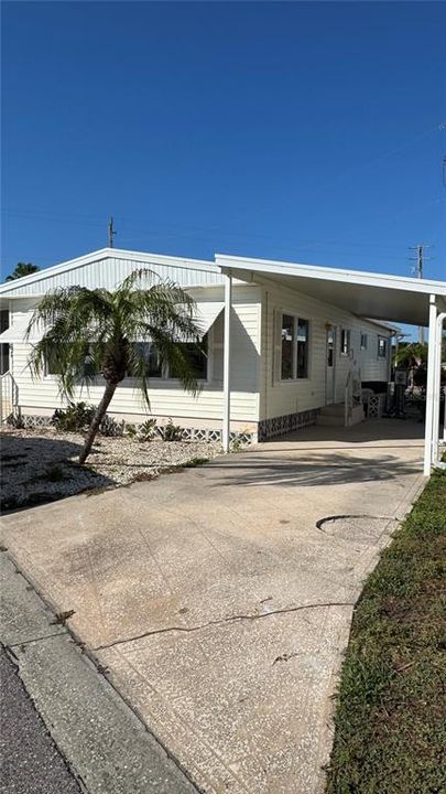 For Sale: $225,000 (2 beds, 1 baths, 900 Square Feet)