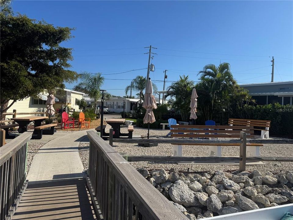 For Sale: $225,000 (2 beds, 1 baths, 900 Square Feet)