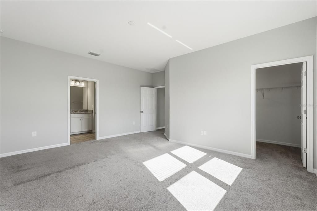 待售: $430,000 (4 贝兹, 3 浴室, 2313 平方英尺)