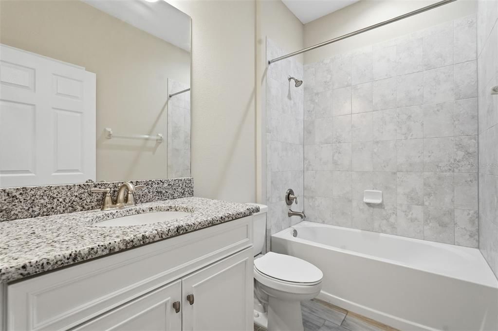 待售: $430,000 (4 贝兹, 3 浴室, 2313 平方英尺)