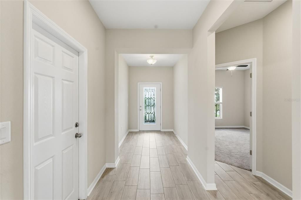 待售: $430,000 (4 贝兹, 3 浴室, 2313 平方英尺)