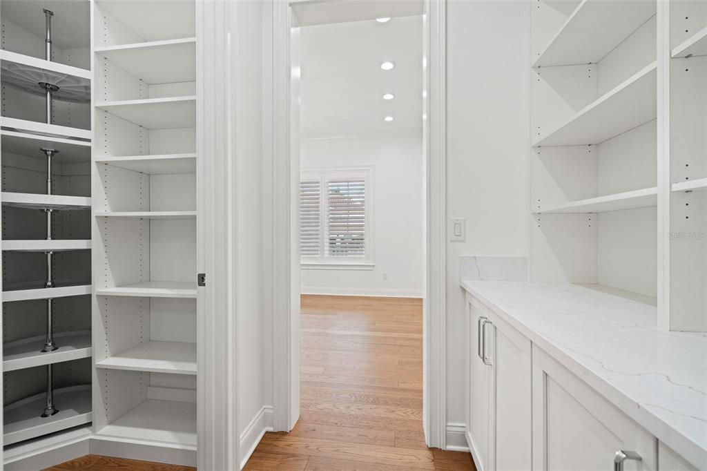 待售: $2,500,000 (4 贝兹, 3 浴室, 3224 平方英尺)