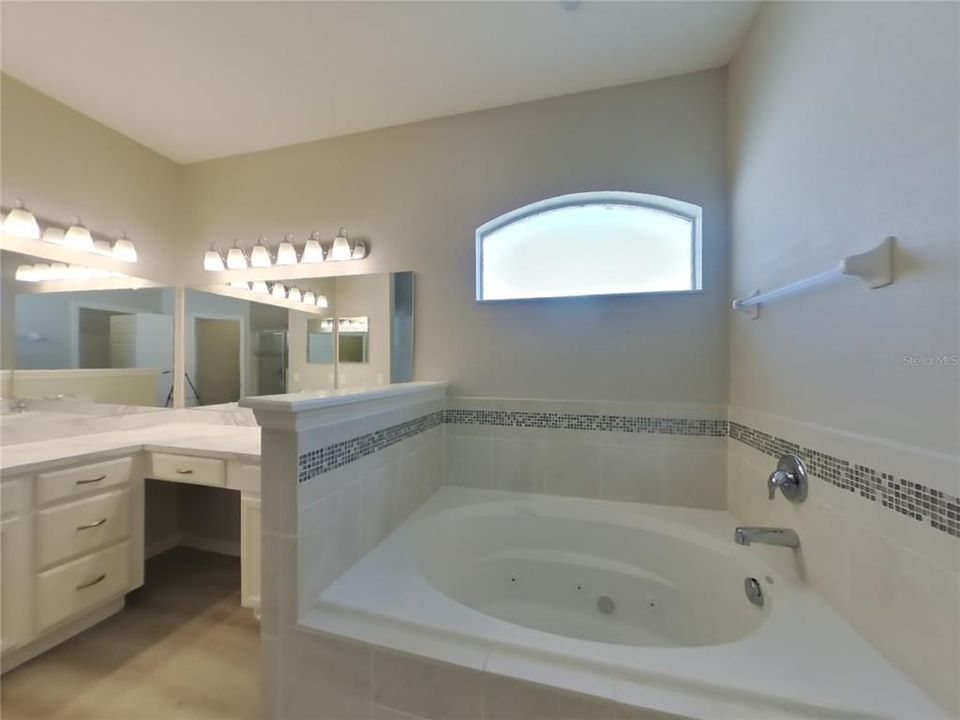 En Renta: $2,479 (4 camas, 3 baños, 2487 Pies cuadrados)