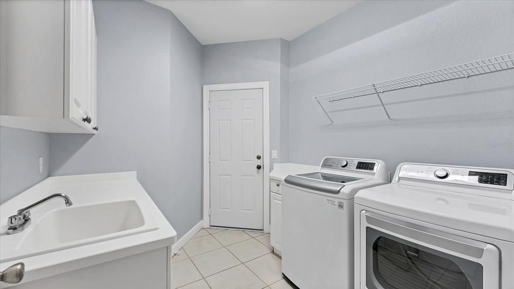 En Venta: $950,000 (3 camas, 3 baños, 2039 Pies cuadrados)