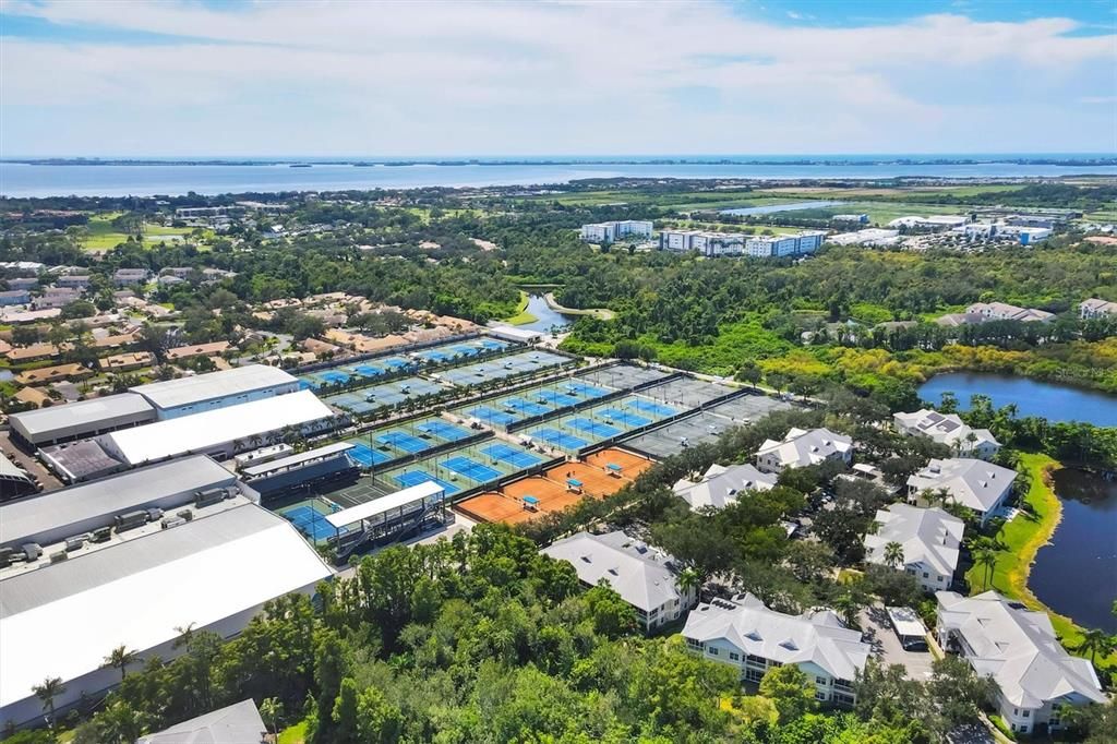 En Venta: $950,000 (3 camas, 3 baños, 2039 Pies cuadrados)