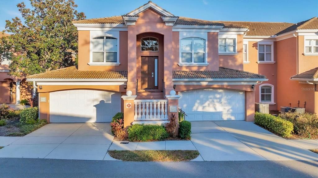 En Venta: $950,000 (3 camas, 3 baños, 2039 Pies cuadrados)