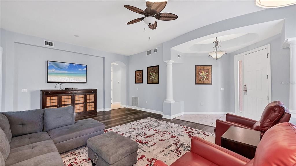 En Venta: $950,000 (3 camas, 3 baños, 2039 Pies cuadrados)