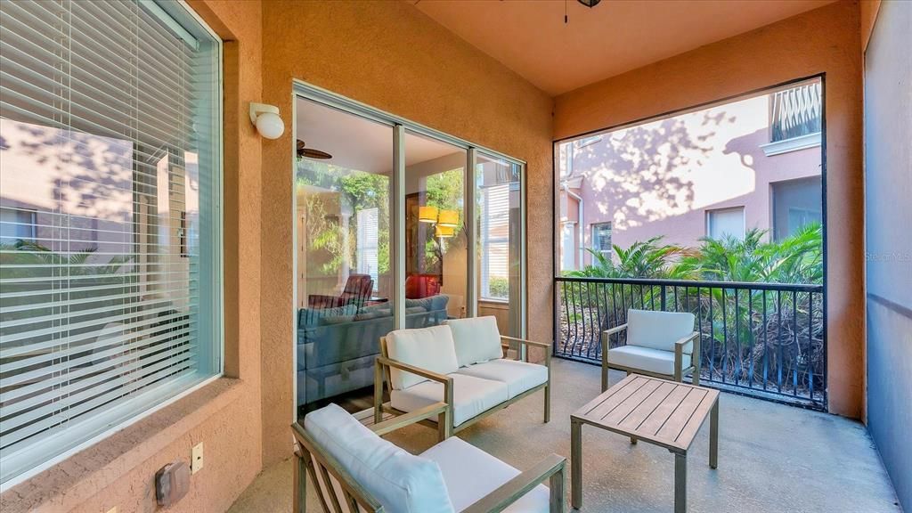 En Venta: $950,000 (3 camas, 3 baños, 2039 Pies cuadrados)