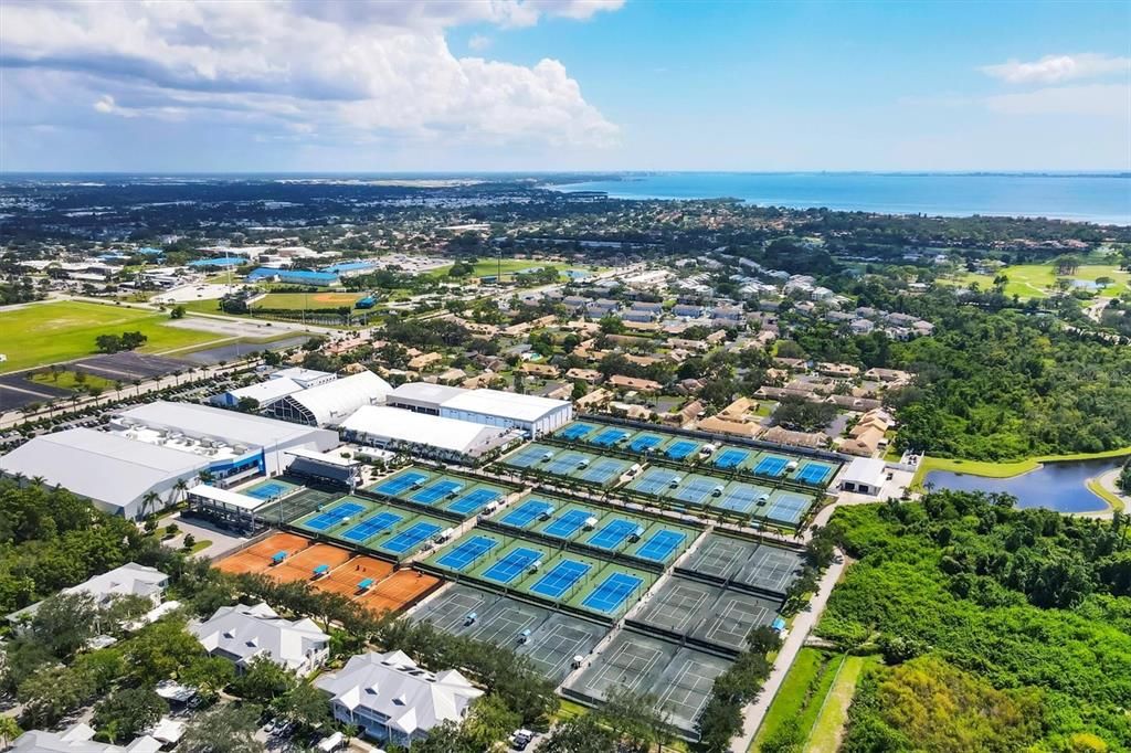 En Venta: $950,000 (3 camas, 3 baños, 2039 Pies cuadrados)