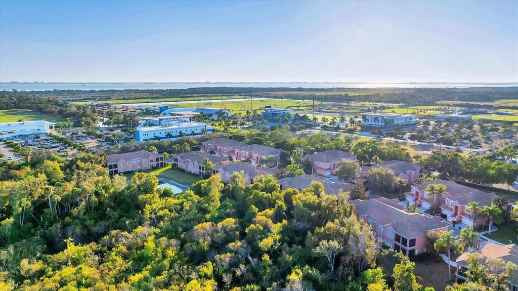 En Venta: $950,000 (3 camas, 3 baños, 2039 Pies cuadrados)