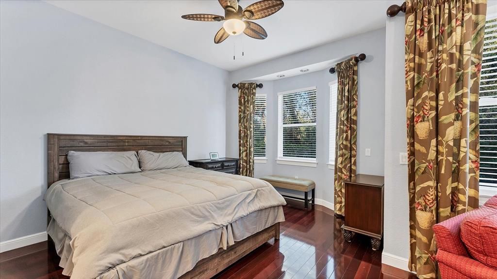 En Venta: $950,000 (3 camas, 3 baños, 2039 Pies cuadrados)