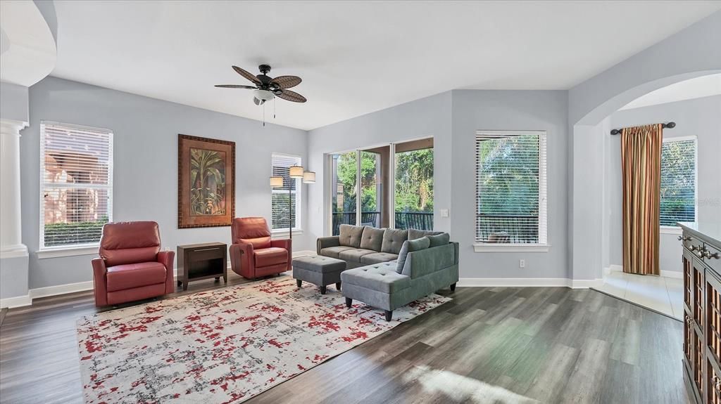 En Venta: $950,000 (3 camas, 3 baños, 2039 Pies cuadrados)