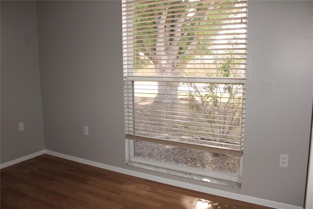 En Renta: $2,495 (4 camas, 2 baños, 1105 Pies cuadrados)