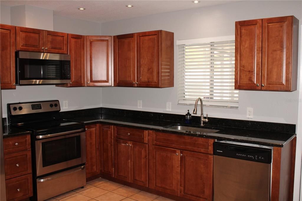 En Renta: $2,495 (4 camas, 2 baños, 1105 Pies cuadrados)