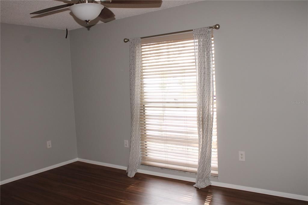 En Renta: $2,495 (4 camas, 2 baños, 1105 Pies cuadrados)