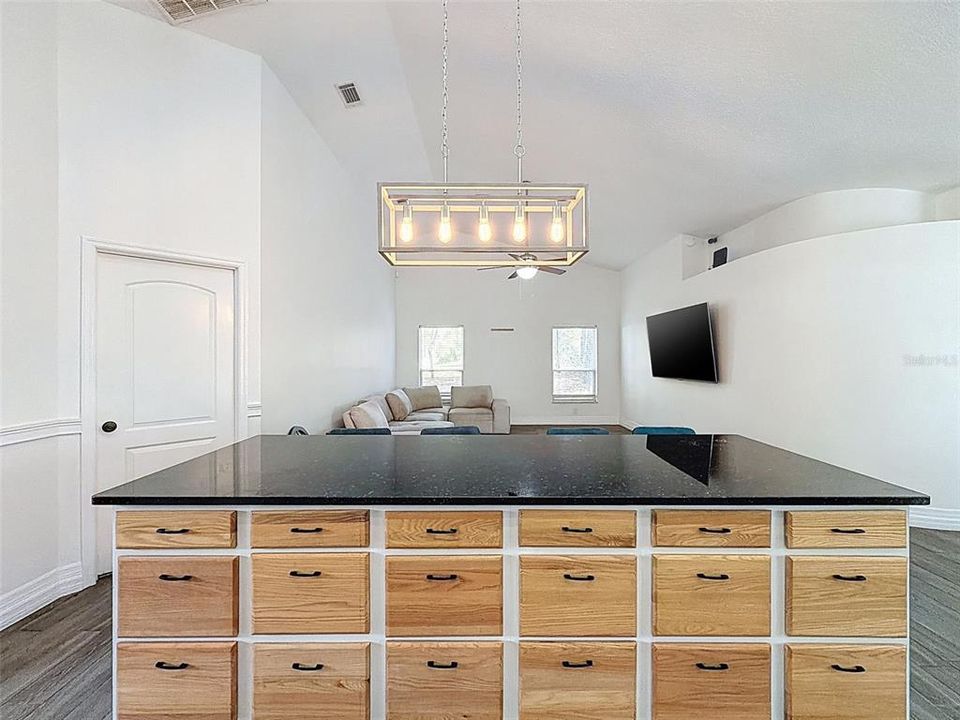 待售: $360,000 (3 贝兹, 2 浴室, 2150 平方英尺)