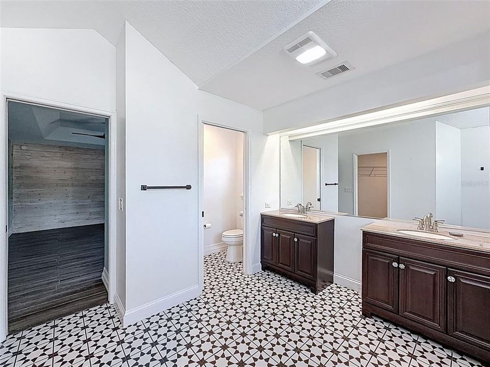 待售: $360,000 (3 贝兹, 2 浴室, 2150 平方英尺)