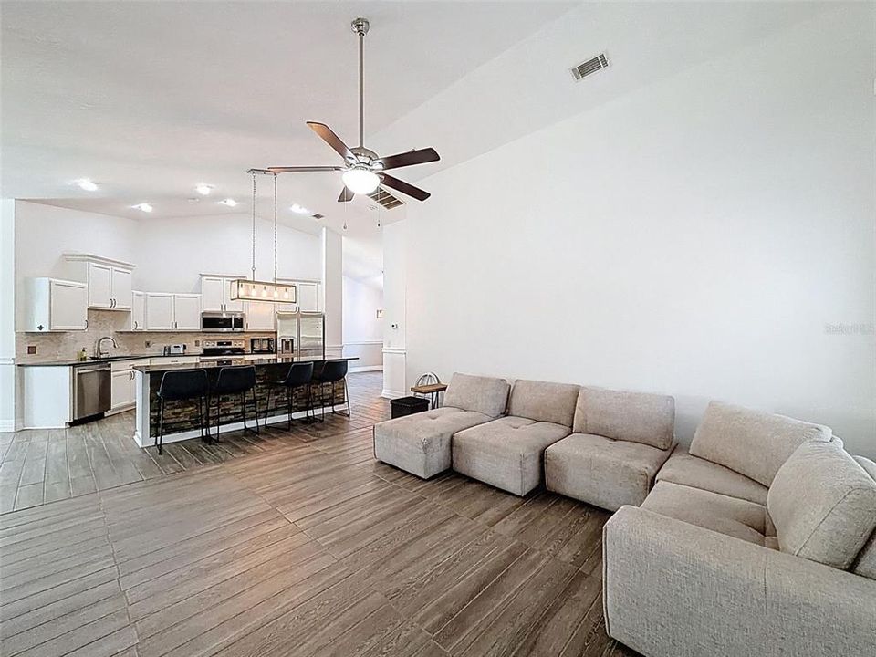 待售: $360,000 (3 贝兹, 2 浴室, 2150 平方英尺)