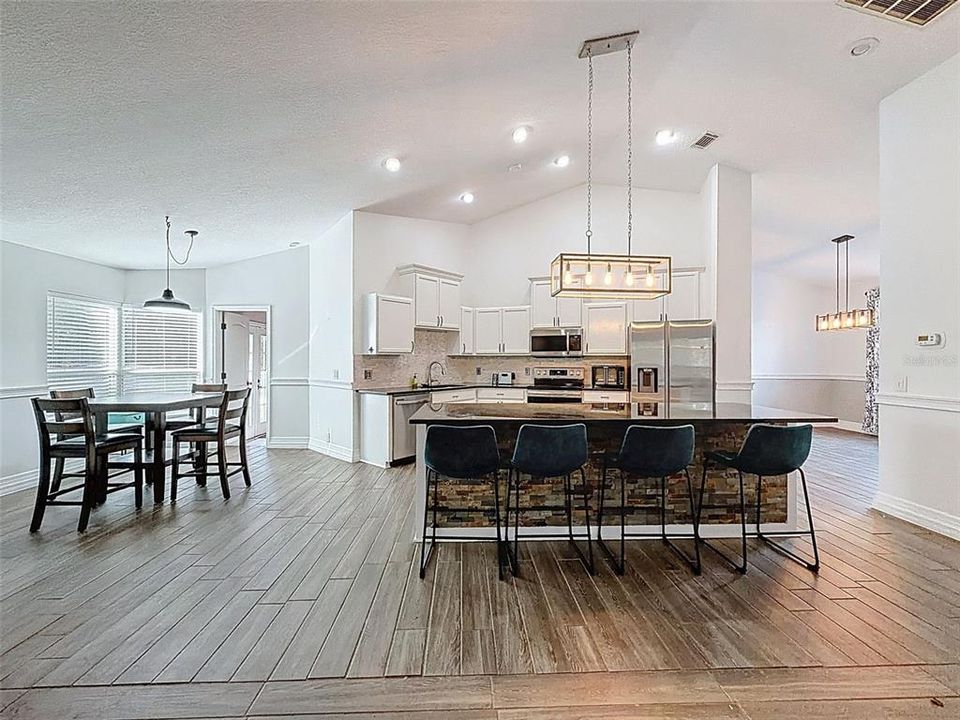 待售: $360,000 (3 贝兹, 2 浴室, 2150 平方英尺)