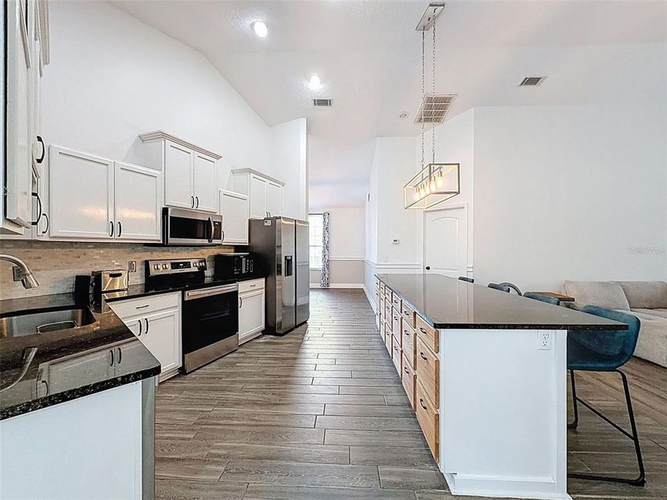 待售: $360,000 (3 贝兹, 2 浴室, 2150 平方英尺)