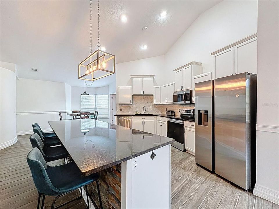 待售: $360,000 (3 贝兹, 2 浴室, 2150 平方英尺)