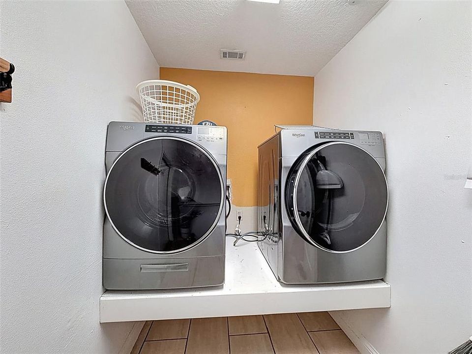 待售: $360,000 (3 贝兹, 2 浴室, 2150 平方英尺)