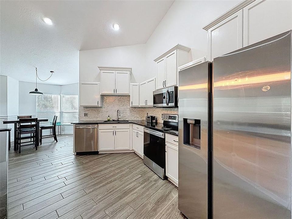 待售: $360,000 (3 贝兹, 2 浴室, 2150 平方英尺)