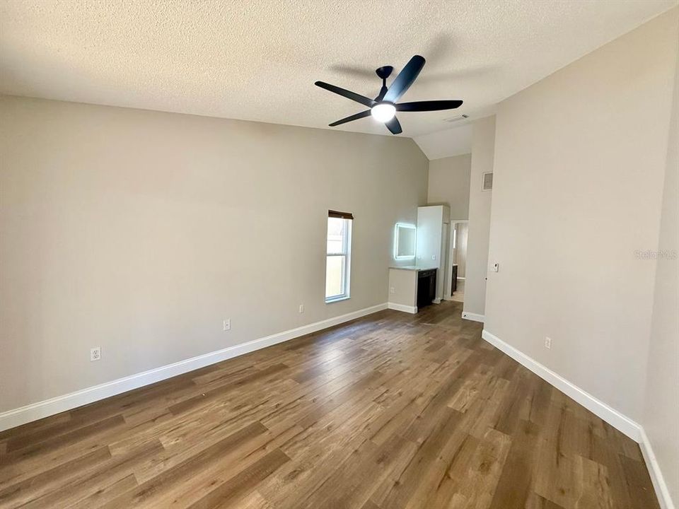 For Rent: $2,950 (4 beds, 2 baths, 1580 Square Feet)